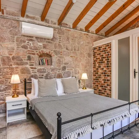 Lunaria Guest house