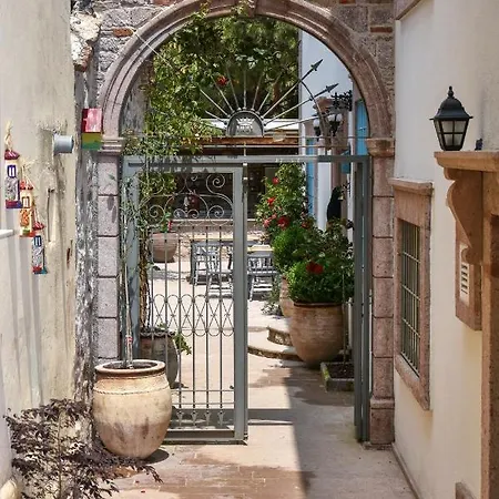 Lunaria Guest house 3*
