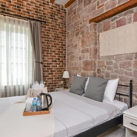 Lunaria Guest house 3*