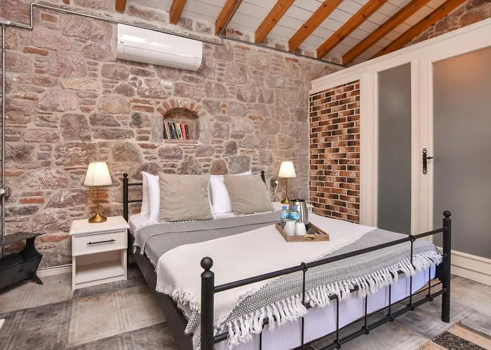 Lunaria Айвалик