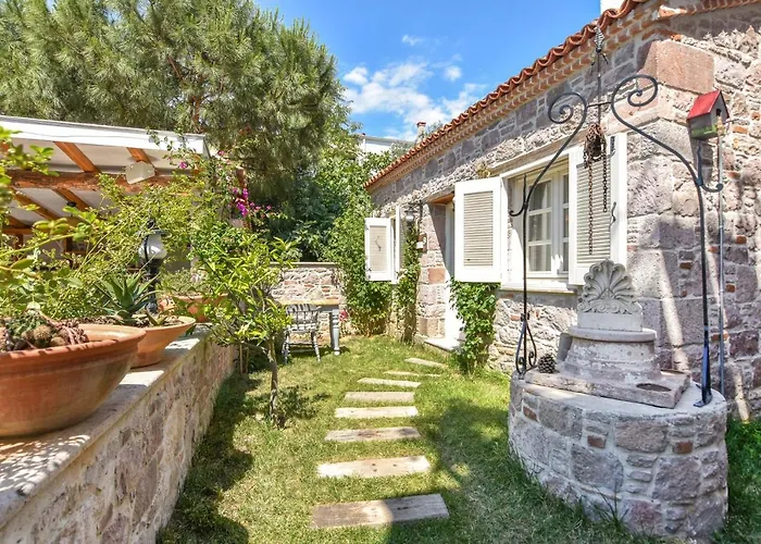 Konukevi Lunaria Ayvalı