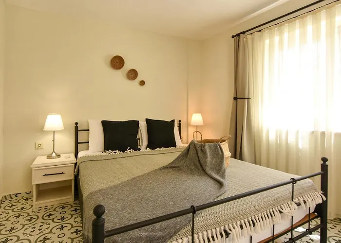Guest house Lunaria 3*