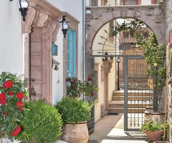 Lunaria Konukevi Ayvalı