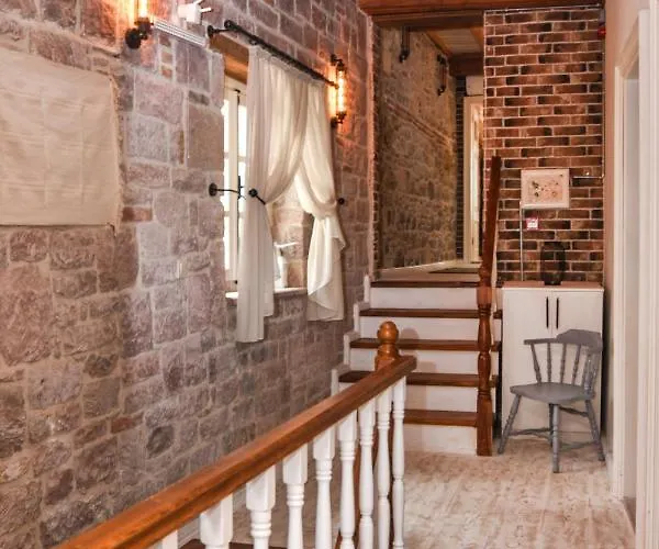 Lunaria Konukevi Ayvalı